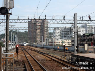 汐科駅付近の3線区間