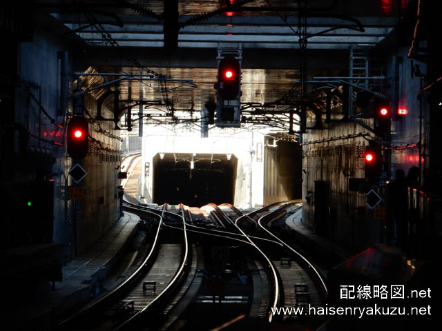 羽沢横浜国大駅から見る新横浜方面の線路（2019年撮影）