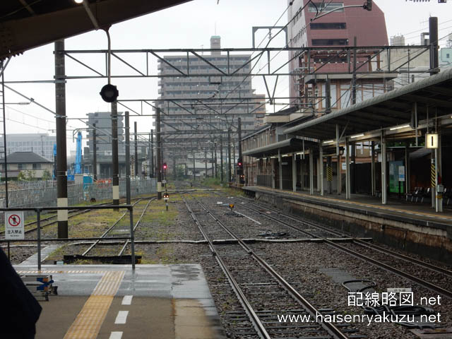 高架化の準備が進む松山駅（2021年撮影）