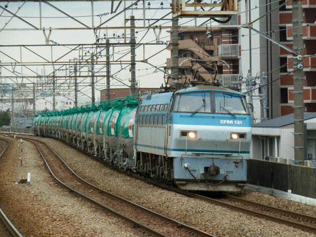 EF66牽引の貨物列車