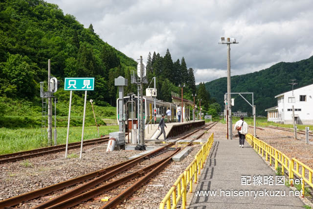 只見駅に停車中の普通列車（2023年6月撮影）