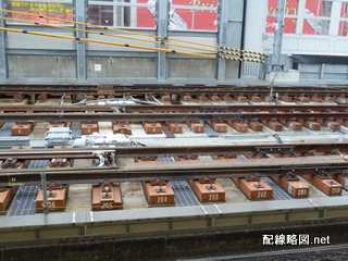 上野東京ライン（東北縦貫線）工事 御徒町駅6(ケーブルが敷かれた)