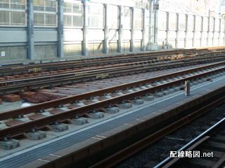 上野東京ライン（東北縦貫線）工事 御徒町駅2(線路内に詰め物や板)