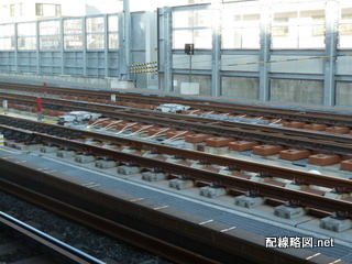 上野東京ライン（東北縦貫線）工事 御徒町駅4(電気融雪装置が設置されている)