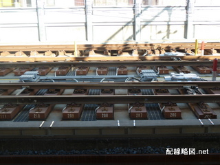 上野東京ライン（東北縦貫線）工事 御徒町駅5(電気融雪装置が設置されている)