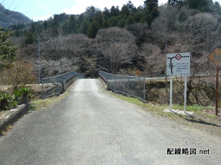 秩父本線と武甲線を跨ぐ歩道橋