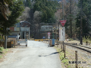 太平洋セメント三輪鉱業所入口