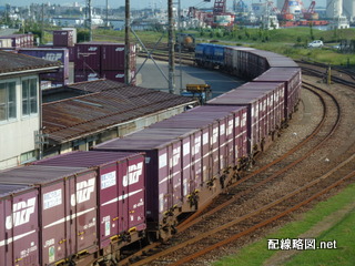 推進運転で荷役線に入線