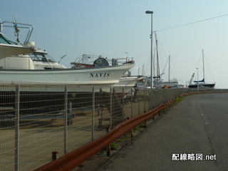 ヨット駐機場にされた線路跡