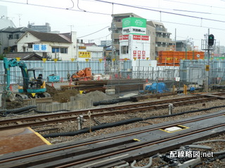 下り急行線高架橋が建設中